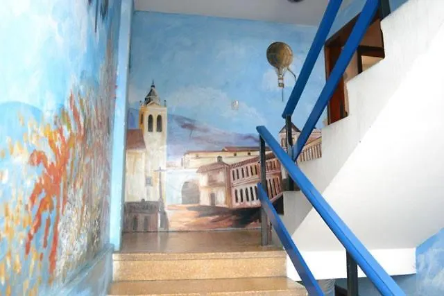 The Quito Guest House With Yellow Balconies For Travellers